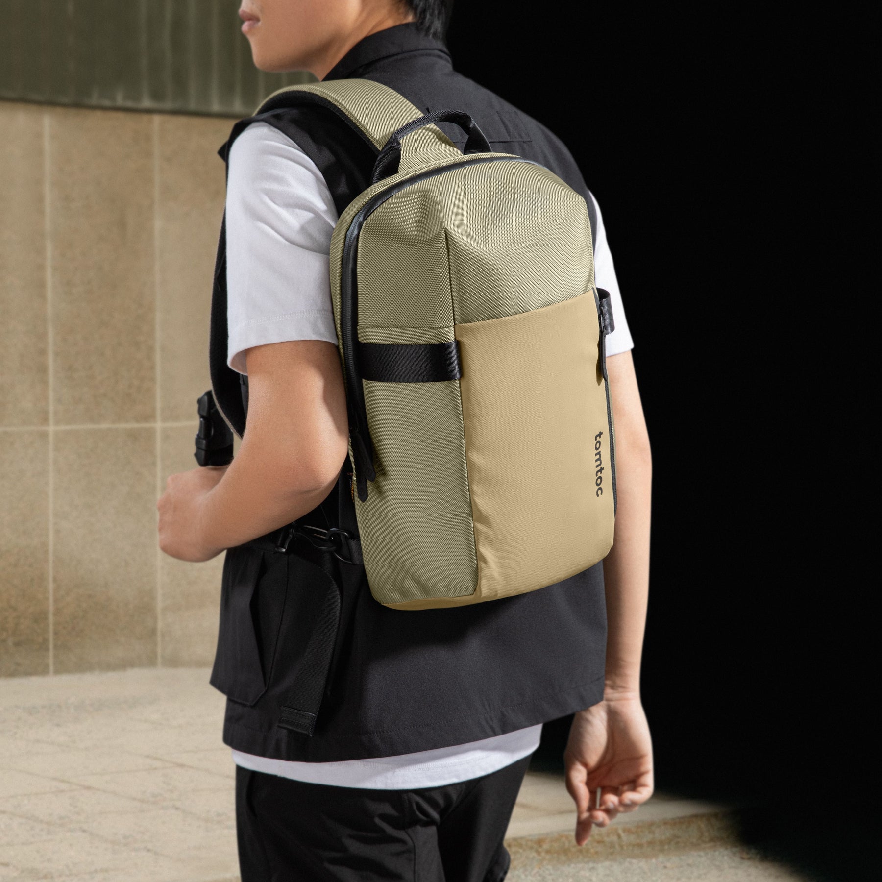 Navigator-T24 Sling Bag M 14-inch