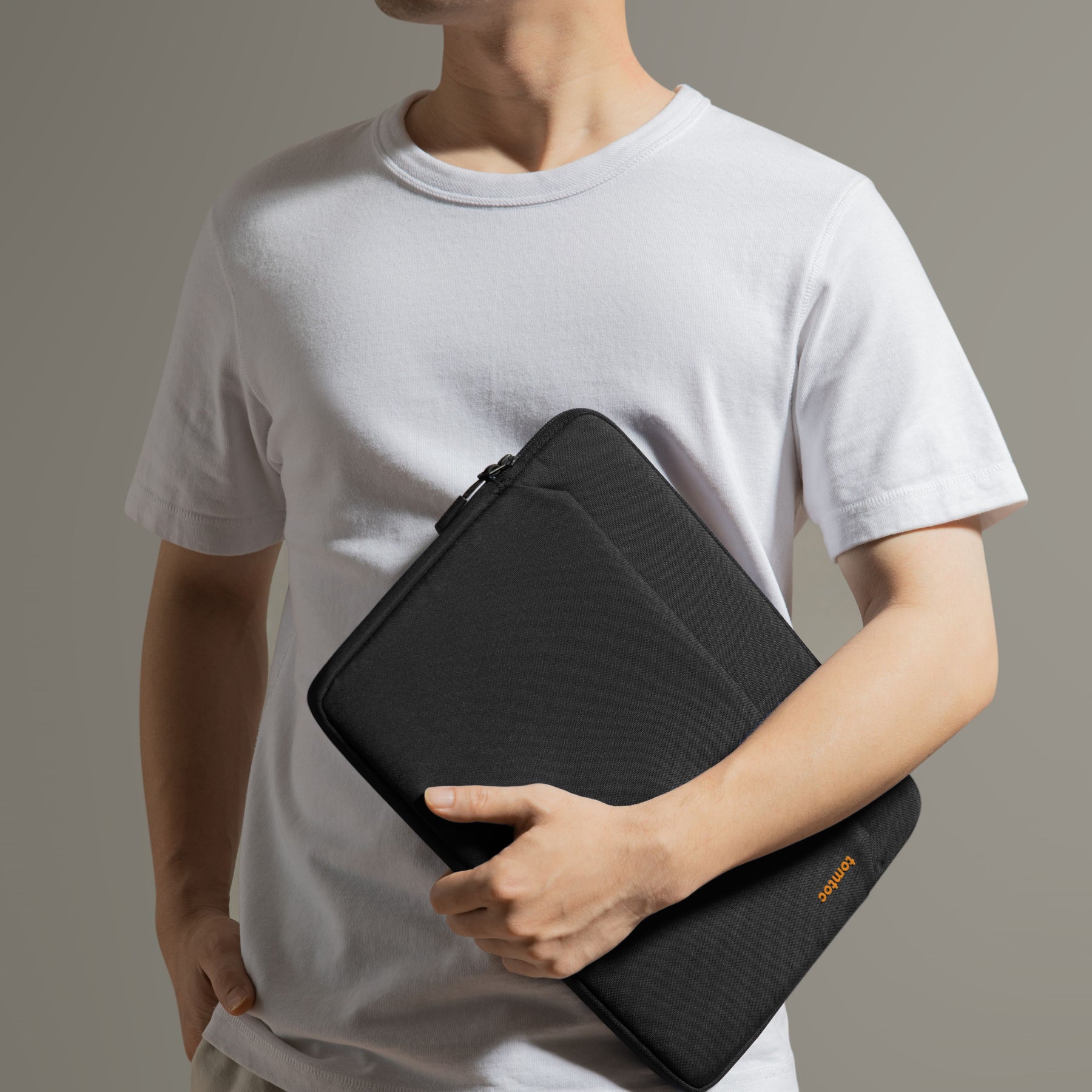 Light-A18 Laptop Sleeve 13-inch