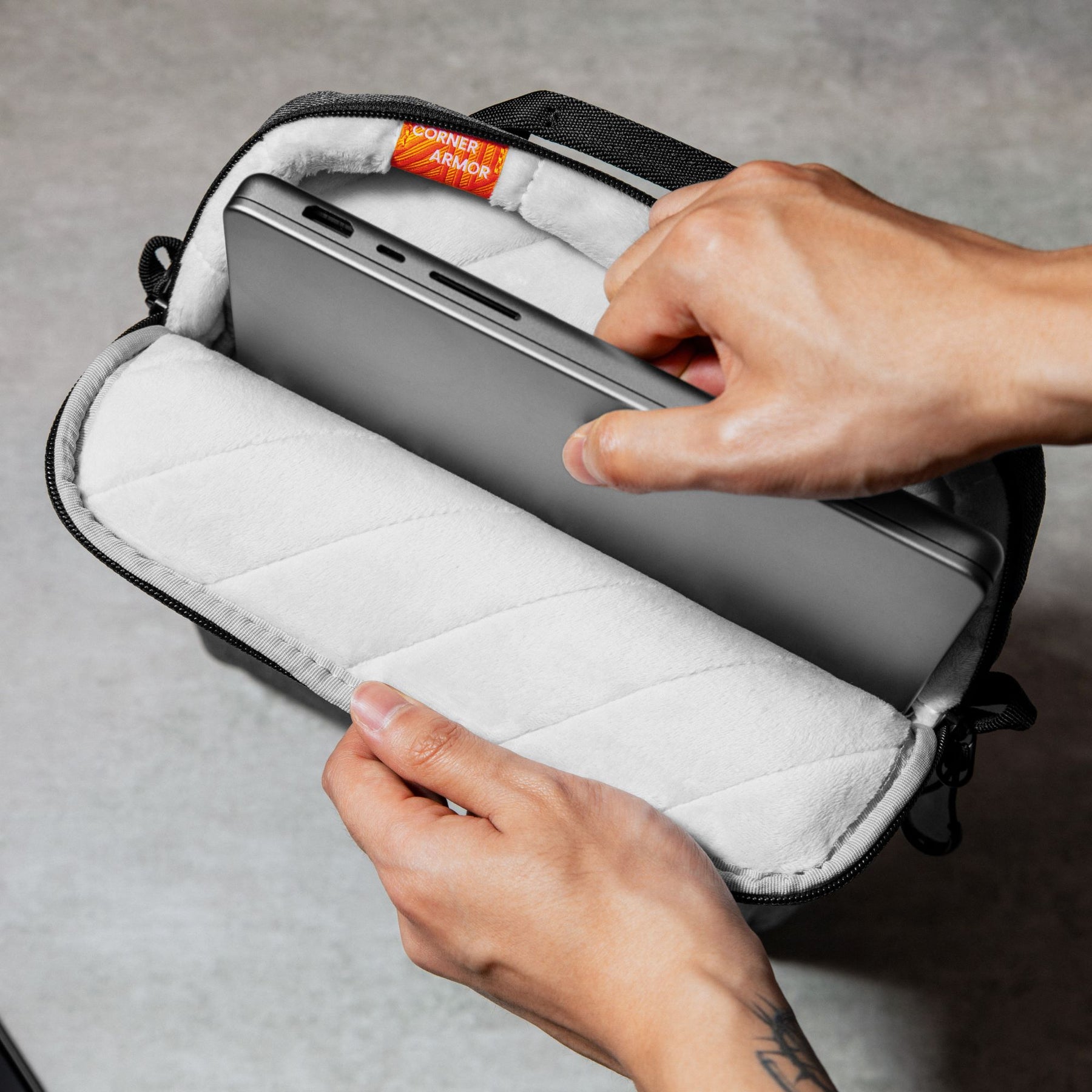 DefenderACE-A03 Laptop Shoulder Bag 13.5-inch - Gray