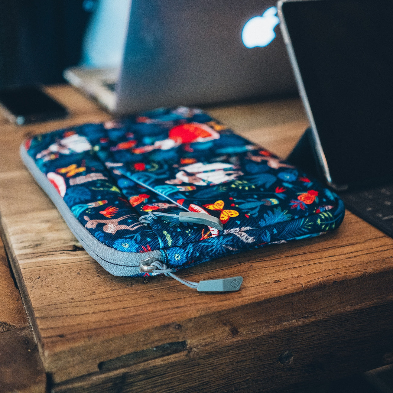 Basic-A18 Laptop Sleeve for 13.5-inch | Dazzling Blue
