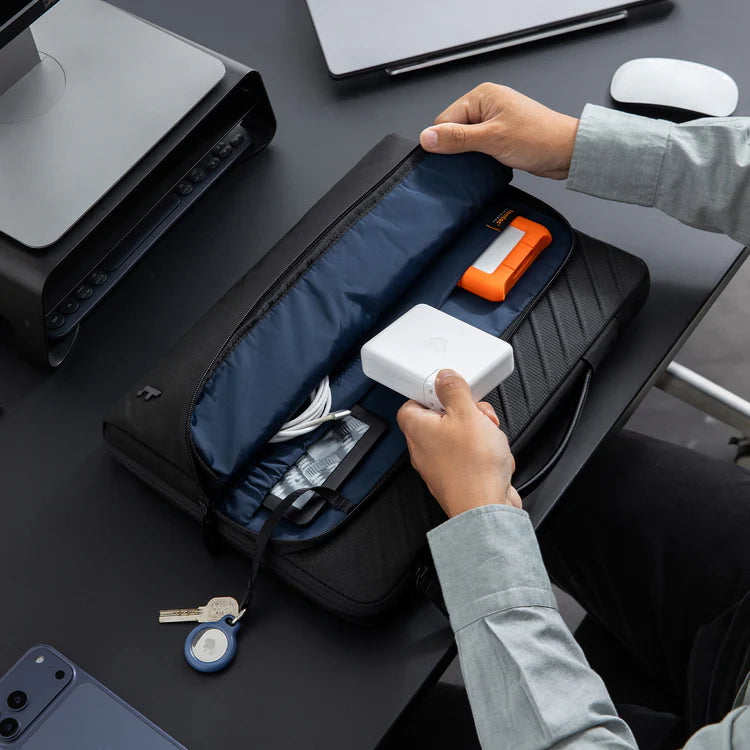Voyage-A24 Laptop Briefcase for 16 inch MacBook Air/Pro
