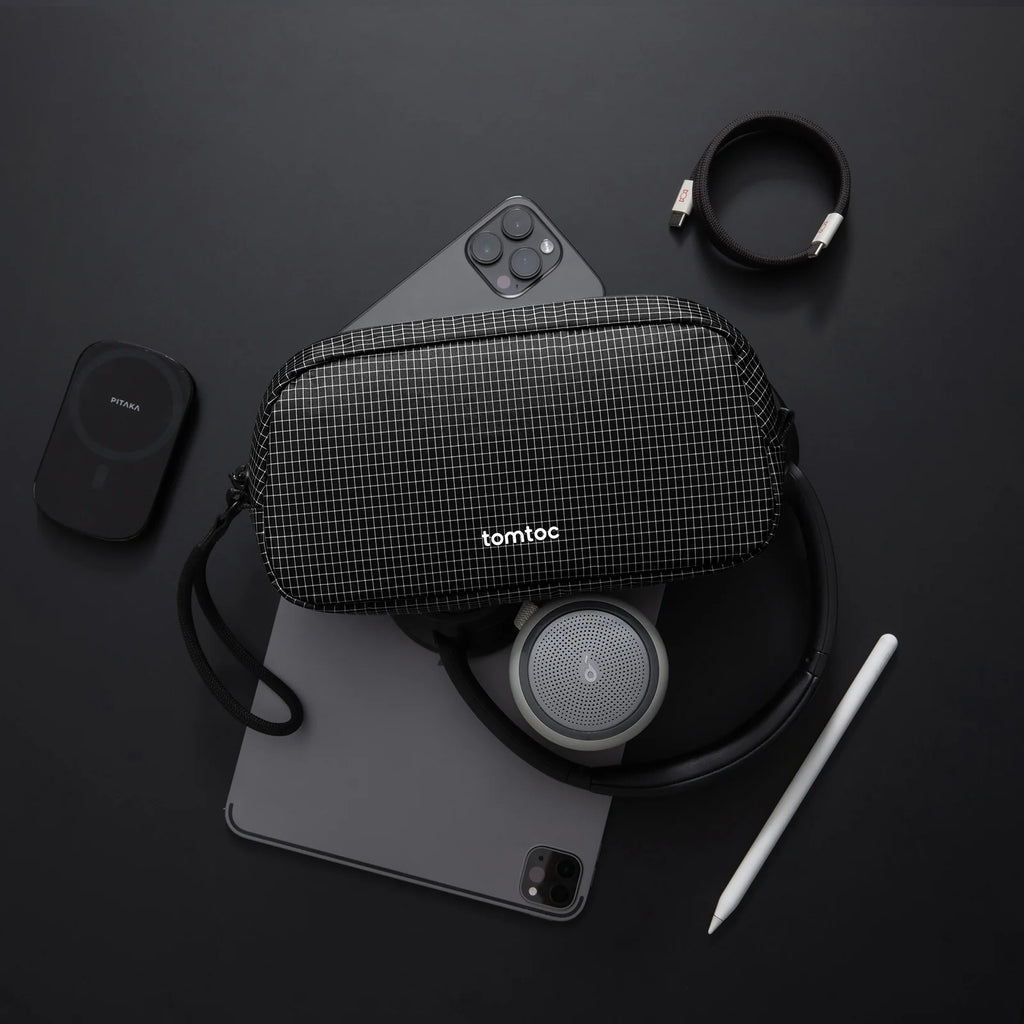 Light-T12 Advanced Tech Organizer Black