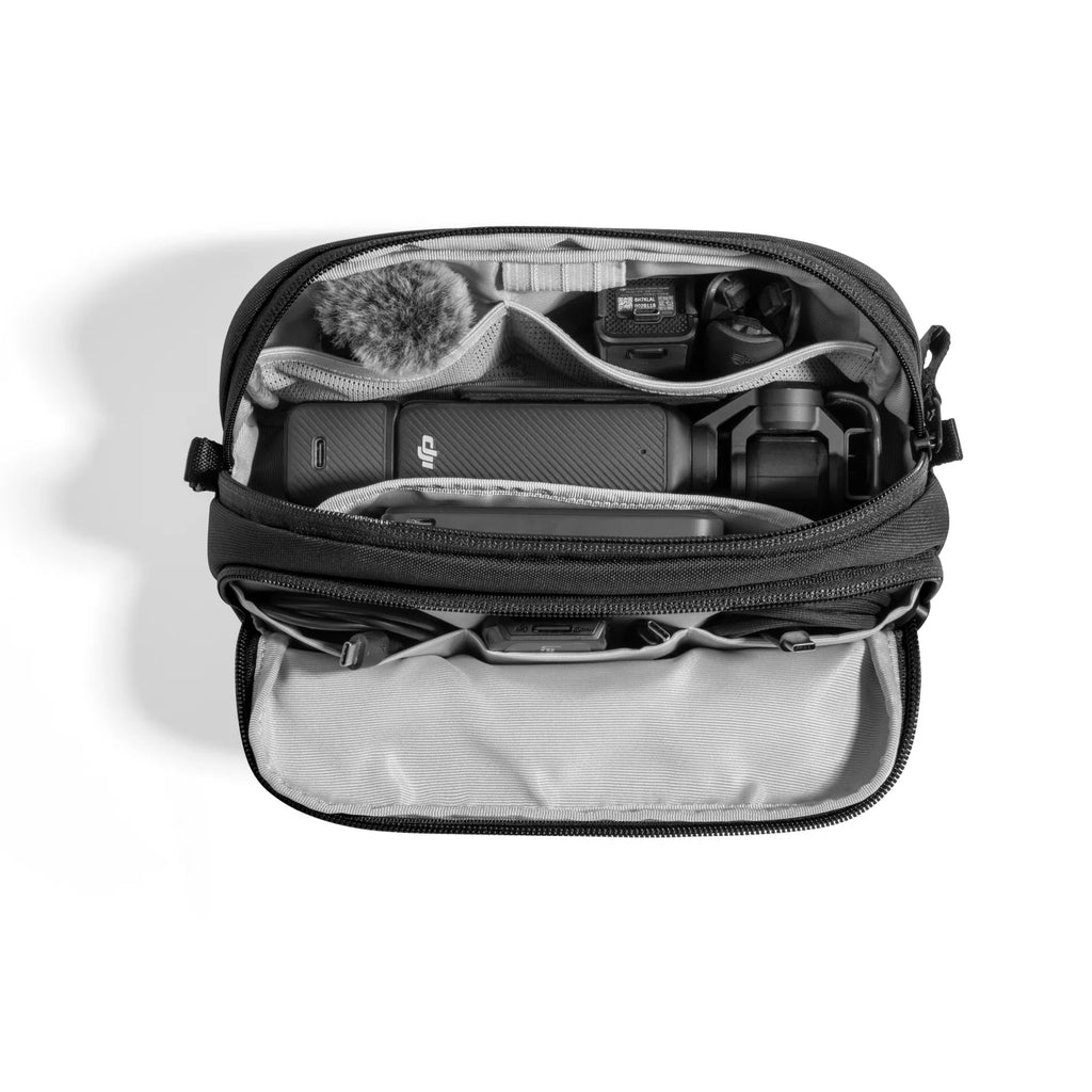 Light-T12 Essential Tech Organizer Black  1.8 L