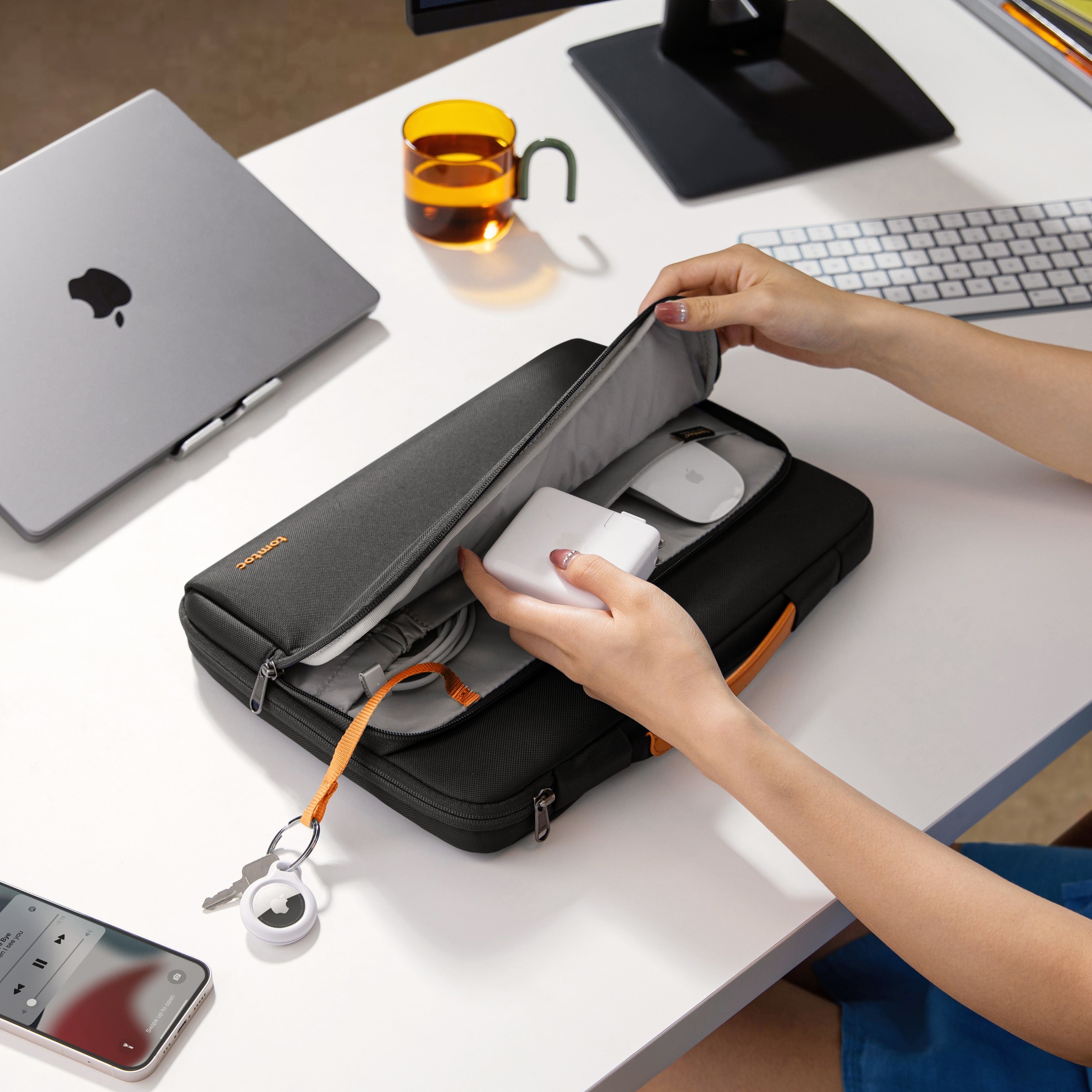 Defender-A14 Laptop Briefcase 16-inch I Black