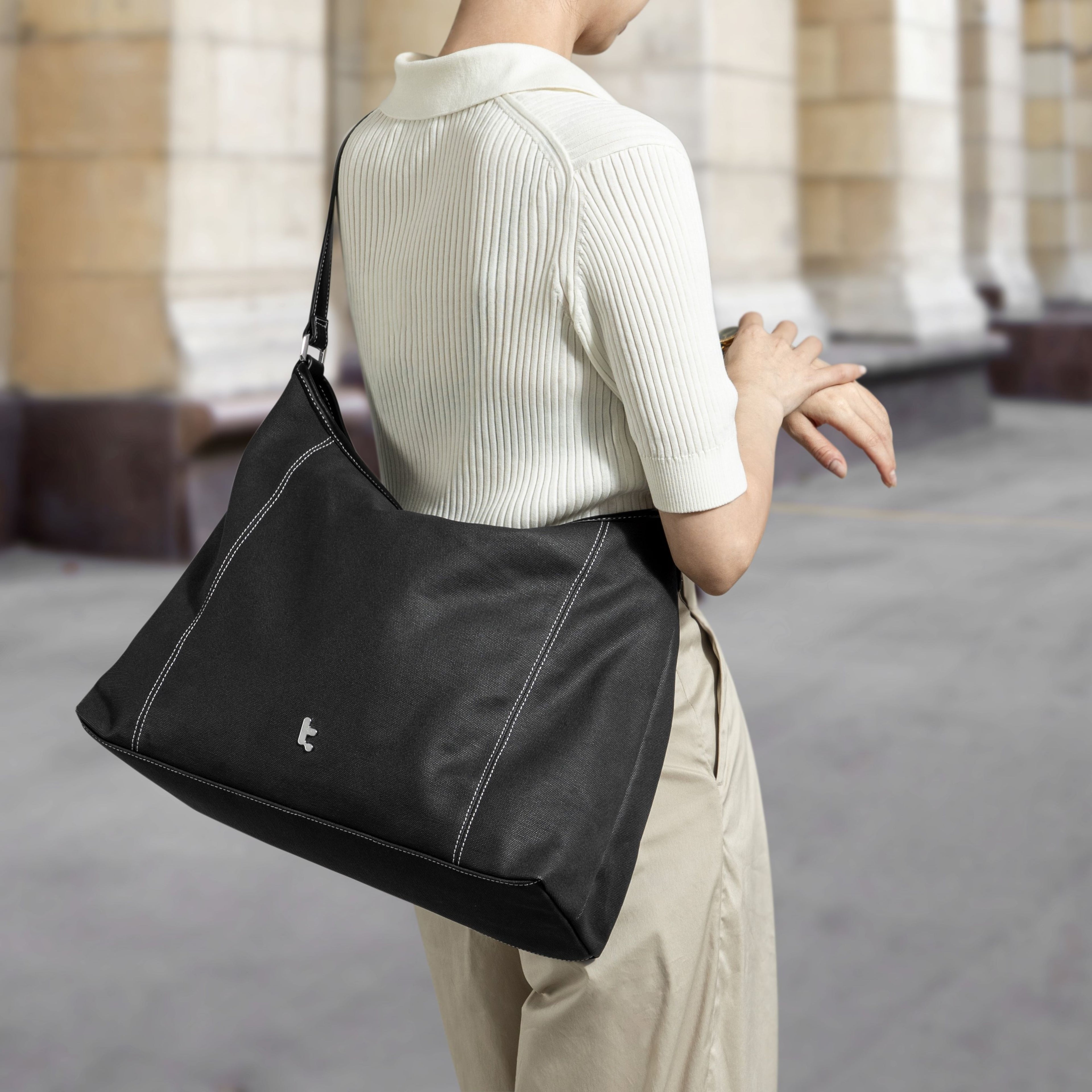 Versatile-T28 Laptop Tote Bag Black 16 Inch/18L with sleeve