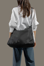 Versatile-T28 Laptop Tote Bag Black 16 Inch/18L with sleeve