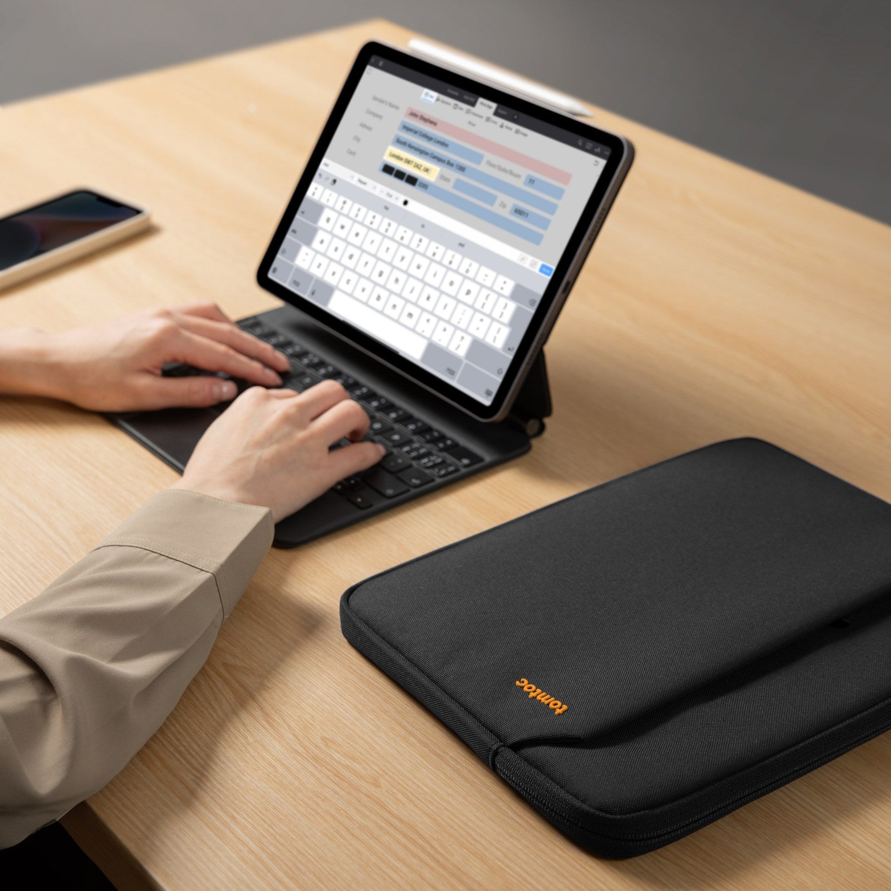 Light-A18 Laptop Sleeve for 12.9-inch iPad