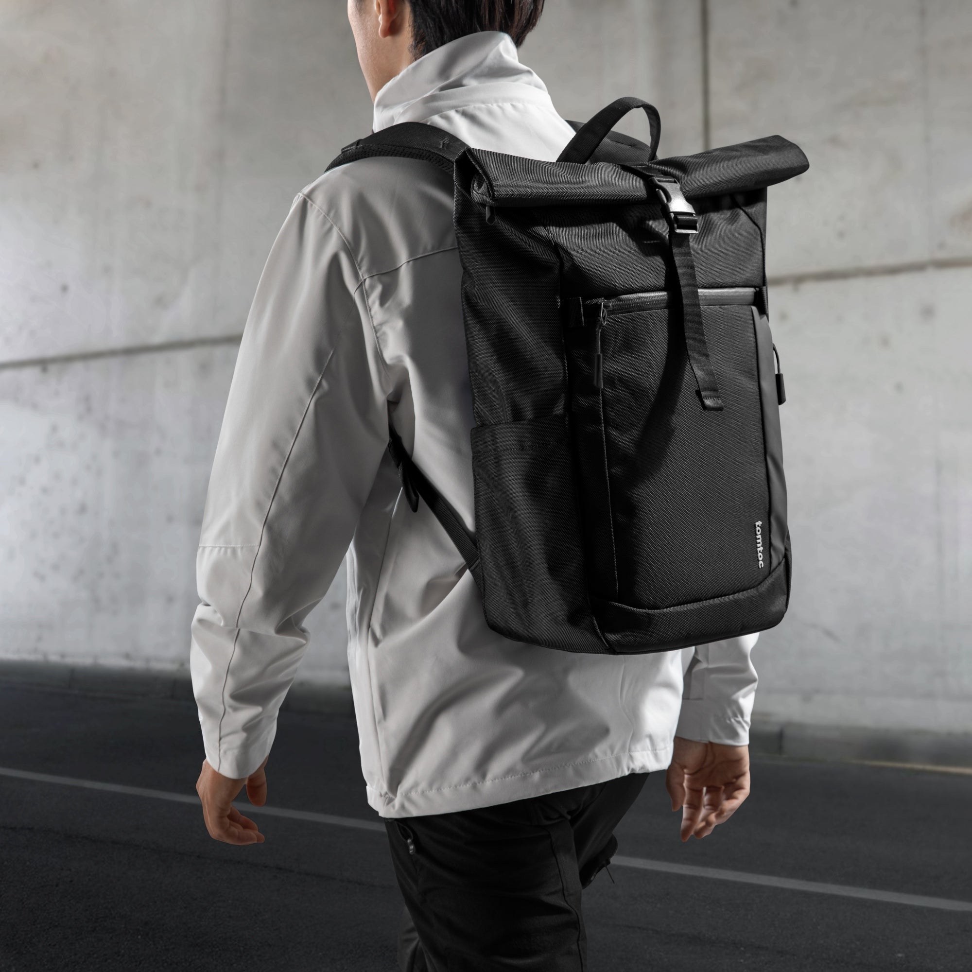 Navigator-T61 Rolltop Backpack up to 17-inch 23L