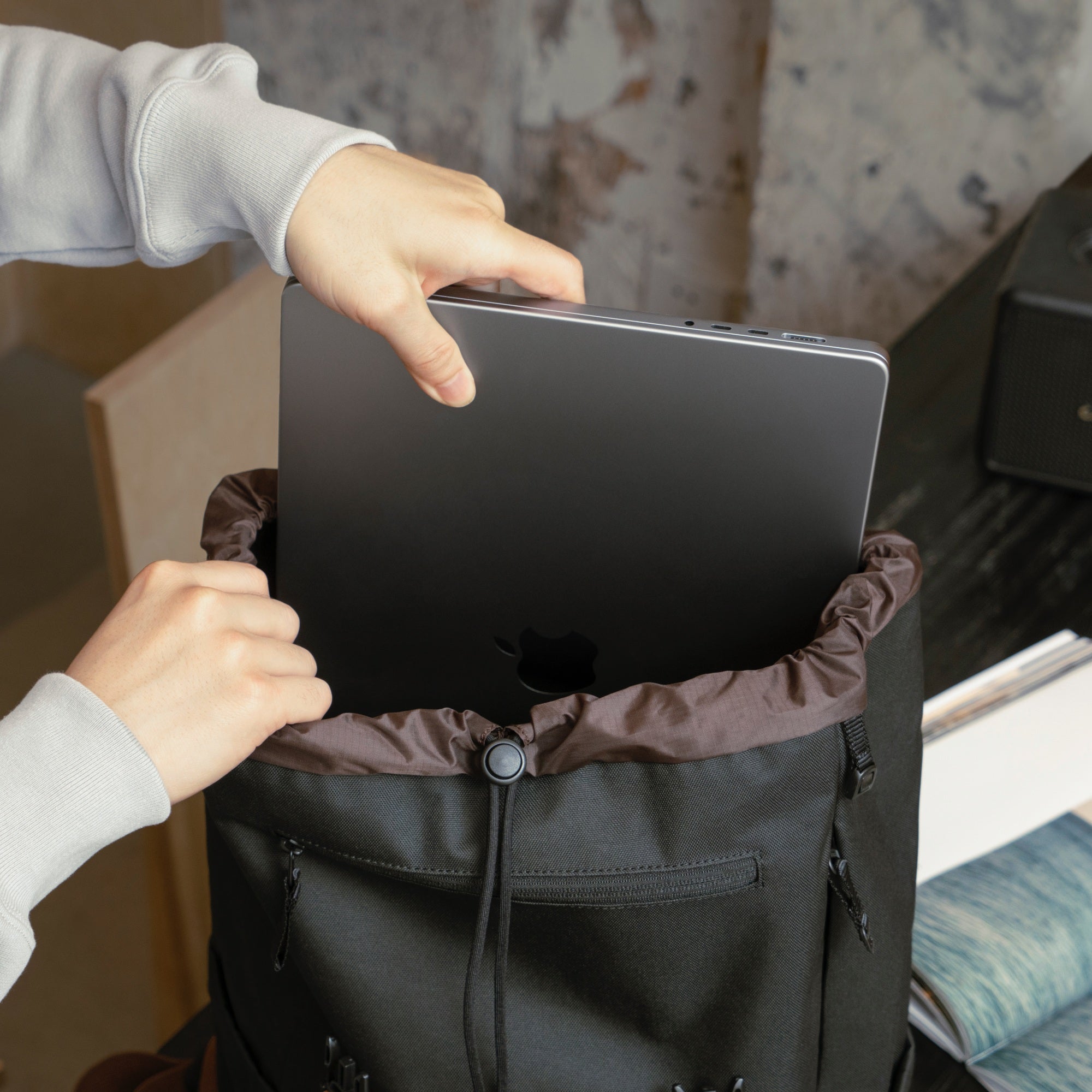 VintPack-TA1 Laptop Backpack 15.6-inch / 22L – tomtoc South Africa